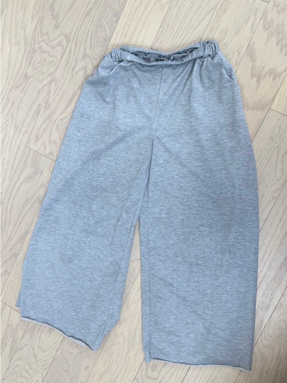 SHEIN  Wide-Leg Sweatpants in Light Gray